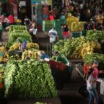 Comida: Falta no prato e pesa no bolso